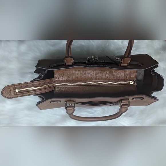 NWOT Michael Kors stunning brn soft leather gold lock in front & key in pouch - Picture 3 of 15